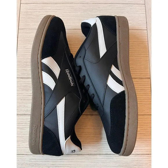 NWT Reebok smash edge suede sneaker. Black & white‎ w/ gum rubber sole. Sz 11.5